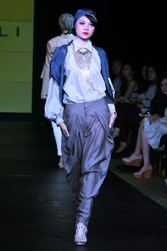 Barli Asmara Plaza Indonesia Fashion Week Special Ramadhan 2012. at Function Hall lantai 2. Jakarta. [Foto: Mohammad Abduh/Wolipop]