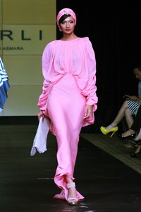 Barli Asmara Plaza Indonesia Fashion Week Special Ramadhan 2012. at Function Hall lantai 2. Jakarta. [Foto: Mohammad Abduh/Wolipop]