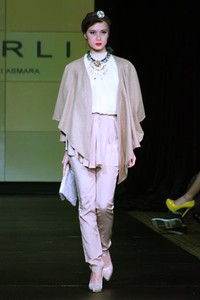 Barli Asmara Plaza Indonesia Fashion Week Special Ramadhan 2012. at Function Hall lantai 2. Jakarta. [Foto: Mohammad Abduh/Wolipop]