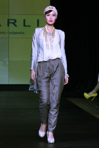 Barli Asmara Plaza Indonesia Fashion Week Special Ramadhan 2012. at Function Hall lantai 2. Jakarta. [Foto: Mohammad Abduh/Wolipop]