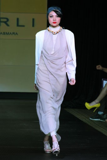 Barli Asmara Plaza Indonesia Fashion Week Special Ramadhan 2012. at Function Hall lantai 2. Jakarta. [Foto: Mohammad Abduh/Wolipop]