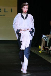 Barli Asmara Plaza Indonesia Fashion Week Special Ramadhan 2012. at Function Hall lantai 2. Jakarta. [Foto: Mohammad Abduh/Wolipop]