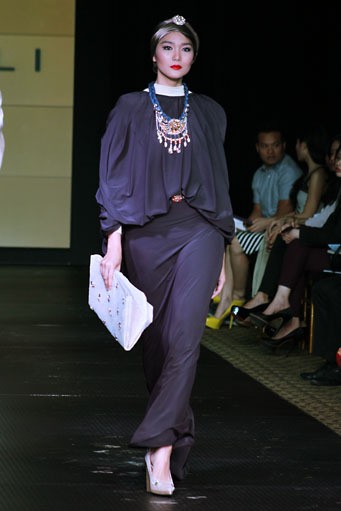 Barli Asmara Plaza Indonesia Fashion Week Special Ramadhan 2012. at Function Hall lantai 2. Jakarta. [Foto: Mohammad Abduh/Wolipop]