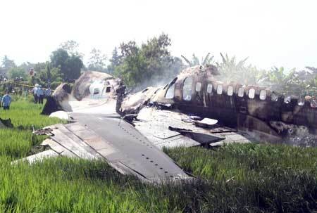 Pesawat Tergelincir & Terbakar, Kopilot Gugat Garuda US$ 202 Ribu