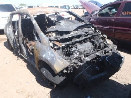 Ajaib! Mobil Terbakar, Baterai Listrik Nissan LEAF Tetap Utuh