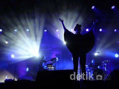 Konser Perdana The Cardigans di Jakarta
