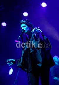 Lagu-lagu yang disajikan banyak berasal dari debut album perdananya Emmerdale (1994), Life (1995), First Band on The Moon (1996), Gran Tourismo (1998), Long Gone Before Daylight (2003), SUper Extra Gravity (2005) dan album kumpulan karya-karya terbaik mereka The Cardigans - Best of (2008).