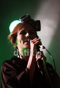 Konser ini bisa dikatakan sebagai konser reuni mereka untuk memberikan dan mneyuguhkan satu pertunjukan yang menarik bagi para pecinta musiknya yang ada di seluruh dunia.  Konser ini di promotori oleh Loud Production yang diketuai oleh Ridho Slank.