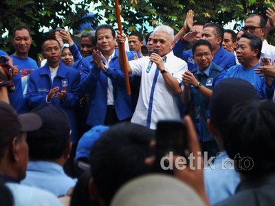 Hatta Rajasa Lepas 10.000 Pemudik