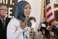 Boudlal meminta tindakan hukum atas kerugian yang ia derita dan perintah bahwa Disney tidak boleh melarang pekerjanya memakai jilbab. Ia juga meminta Disney diperintahkan untuk mengadakan pelatihan anti-pelecehan untuk para pegawai mengenai isu-isu terkait Muslim. REUTERS/Jason Redmond.