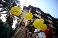 Anak-anak ini mengikuti lomba 17an dengan riang.