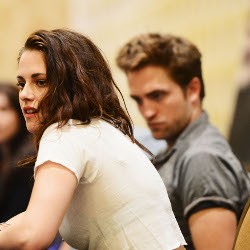 Resmi Putus, Kristen Stewart Bersyukur Tak Dijelek-jelekkan Robert Pattinson