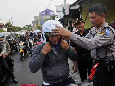 Helm Gratis untuk Pemudik