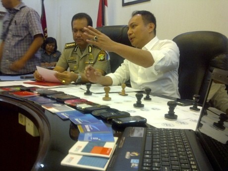 Tipu Pengusaha via Internet, Pesepakbola Asing Ditangkap