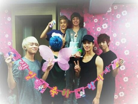 Niel Rayakan Ulang Tahun Bareng Teen Top