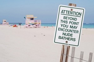 Ini Dia 4 Pantai Nudist Paling Heboh
