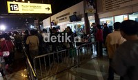 Antrean sudah terlihat sejak subuh tadi.