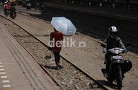 Stasiun ini termasuk stasiun kecil di Jalan R.E. Martadinata Ancol, Pademangan, Jakarta Utara. Untuk sementara, kereta api yang berhenti di stasiun ini hanya KA Lokal tujuan Tanjung Priok-Purwakarta.