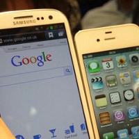Samsung Balik Tuduh Apple Menjiplak