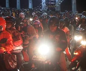 Ribuan Pemudik Dari Bali Masuk ke Pulau Jawa