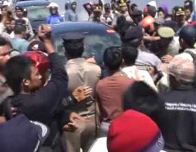 Bupati Sumenep Nyaris Disandera Pemudik di Pelabuhan Kalianget