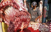 Harga daging sapi terus meningkat hingga mencapai harga Rp 100.000 per kg. Ramses/detikcom.