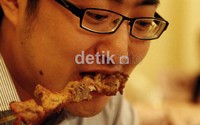 Sate danging domba super jumbo dapat juga anda nikmati di restoran ini, nikmatnya.