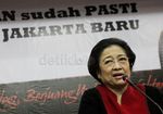Soal Pilgub DKI, Mega Dikeroyok oleh Foke Cs