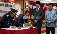 Penyerahan surat remisi untuk narapida LP Cipinang. Acara ini juga dihadiri Gubernur DKI Jakarta Fauzi Bowo. Ramses/detikcom.