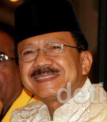 Meriahkan Malam Takbiran, Foke Pukul Bedug di Warakas
