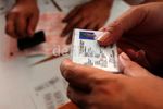 H-1 Lebaran, Stasiun Pasar Senen Masih Dipadati Pemudik