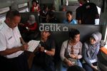 H-1 Lebaran, Stasiun Pasar Senen Masih Dipadati Pemudik