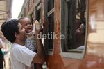 H-1 Lebaran, Stasiun Pasar Senen Masih Dipadati Pemudik