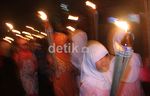 Ratusan Warga Palmeriam Takbir Keliling Dengan Pawai Obor