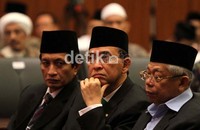 Keputusan diambil setelah Menteri Agama Suryadharma Ali yang memimpin sidang setelah mendengarkan pandangan ormas Islam yang hadir dalam sidang yang digelar di Kementerian Agama, Jalan MH Thamrin, Sabtu (18/8/2012)