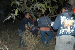 Seorang Kakek Tewas Bersimpuh di Bawah Pohon Mangga