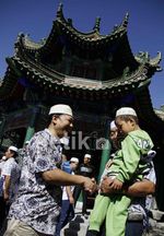 Umat Islam di China Salat Id
