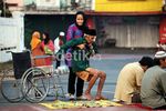 Ribuan Umat Islam Salat Id di Jalan Raya