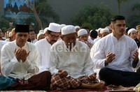 M Nazaruddin mengikuti Salat Id di Rutan Cipinang. (Ramses/detikcom).