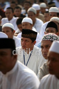 Fahd A Rafiq juga terlihat di antara ratusan jamaah. (Ramses/detikcom).