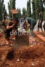 Mantan Ketua MPR/DPR Kharis Suhud Meninggal