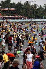 Libur Lebaran, Ancol Banjir Pengunjung