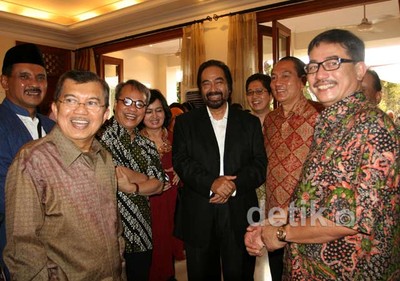 Pejabat dan Politisi Hadiri Open House JK