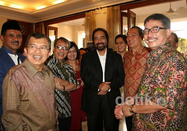 Pejabat dan Politisi Hadiri Open House JK