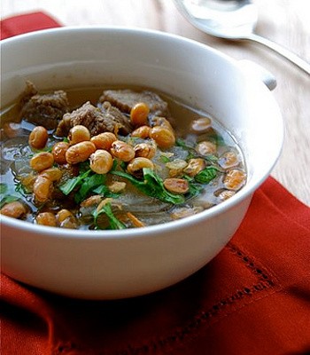 Slruuup... Gurih Hangat Soto Padang dan Coto Makasar!