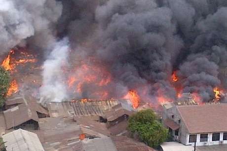 Akses Masuk Sulit Jadi Kendala Petugas Damkar di Pondok Bambu