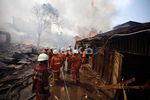 Api Lalap Pemukiman Padat di Pondok Bambu