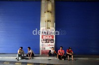 Tidak ada aktivitas jual beli di pasar tersebut.