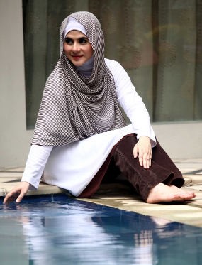 Astri Ivo Santai Ditinggal Pembantu Mudik