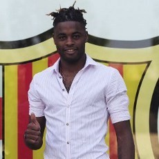 Song Akan Perjuangkan Tempatnya di Barca